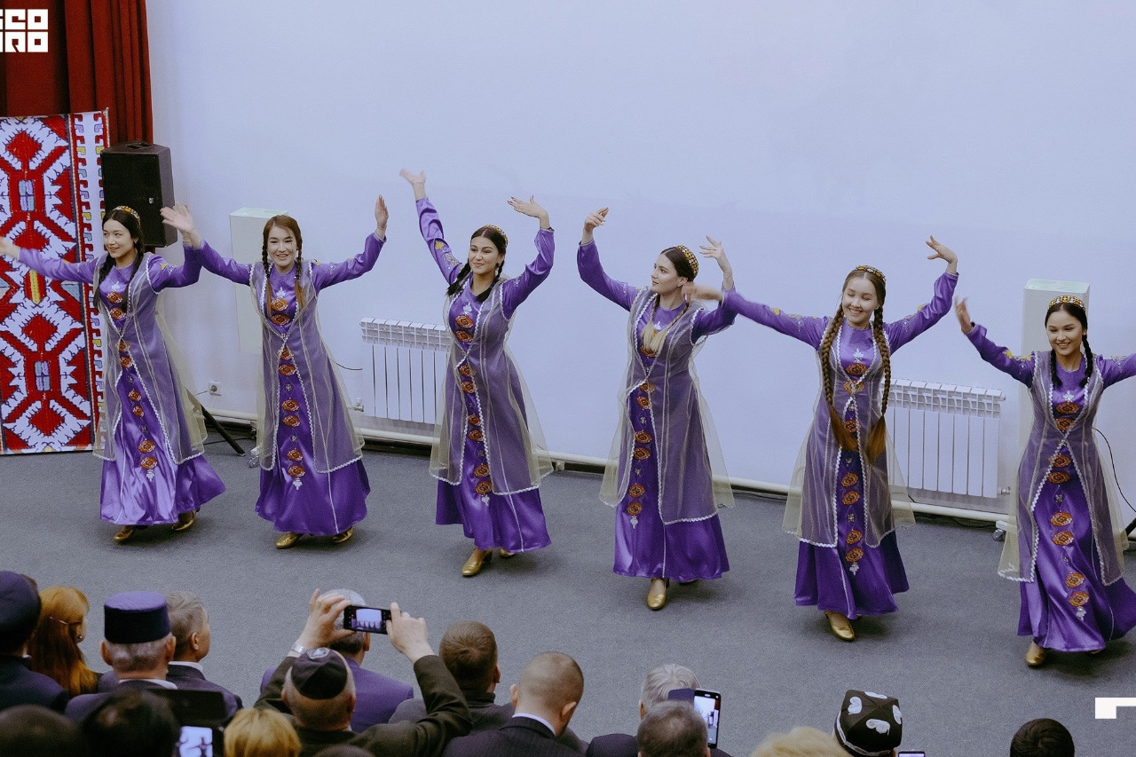 ДОМ ДРУЖБЫ НАРОДОВ Как танцевать туркменский танец. Онлайн мастер-класс